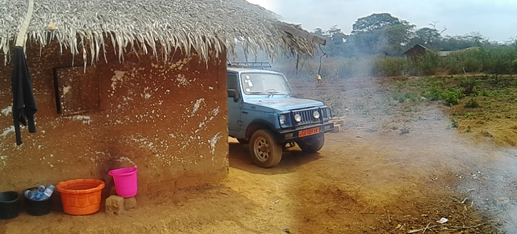 camp, village, maison d'accueil 