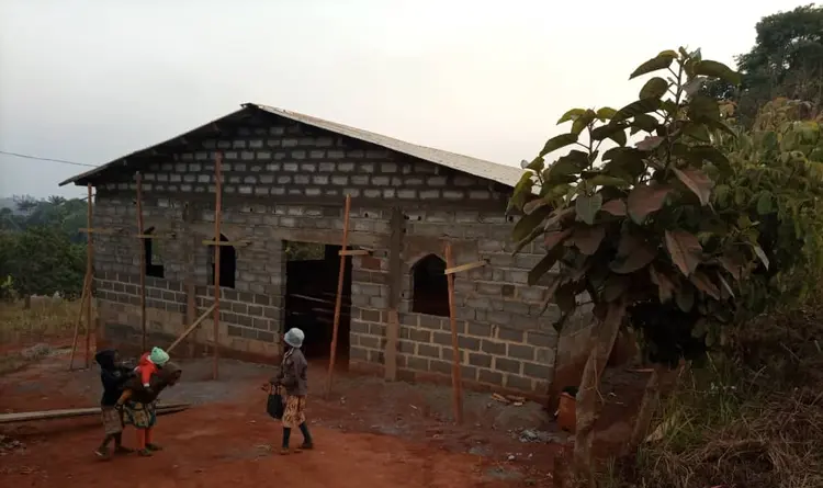 Batoufam, construction, chapelle