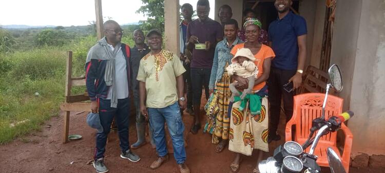 Photo de famille à la station missionnaire de Jérusalem Photo de famille à la station missionnaire de Jérusalem