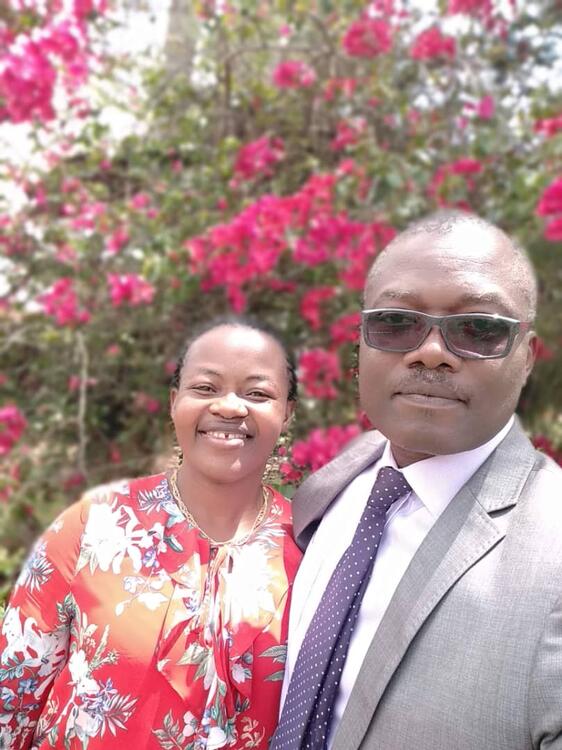 Photo du Pasteur avec son épousé 